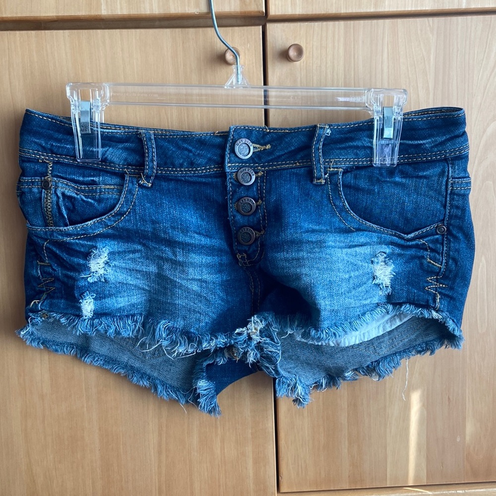 Hot kiss denim shorts